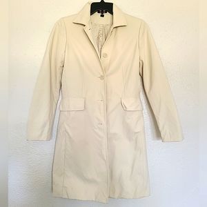 Express Minimalist Trench Coat Color-Cream button down light weight Medium